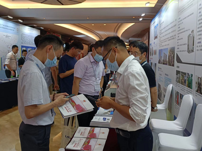 現(xiàn)場客戶展臺咨詢4